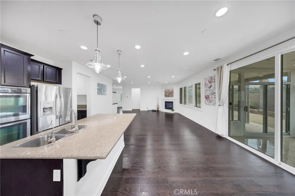 14502 Badger Eastvale, CA 92880