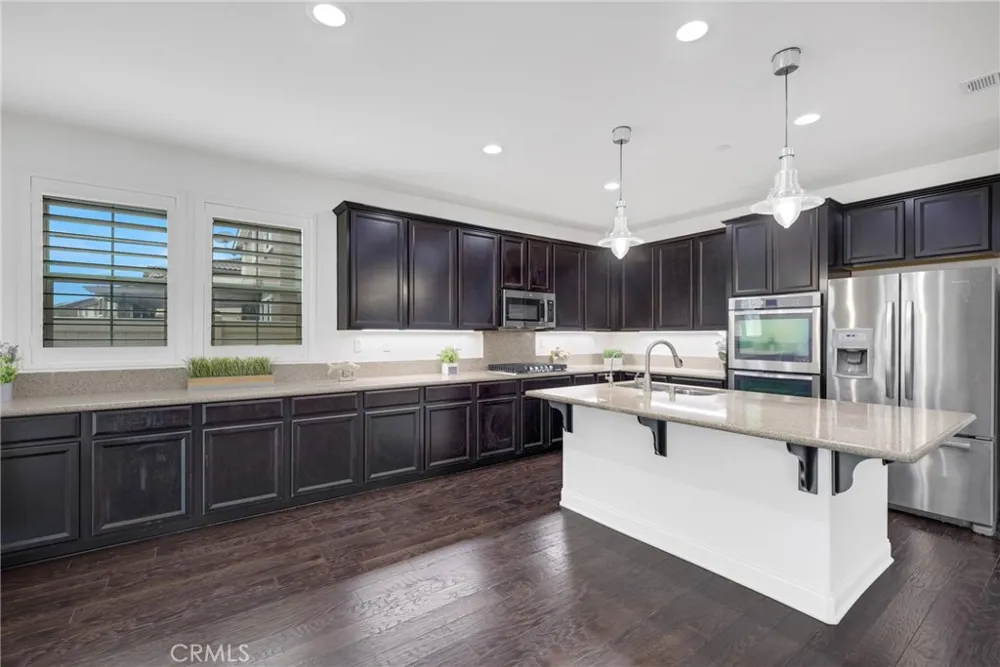 14502 Badger Eastvale, CA 92880