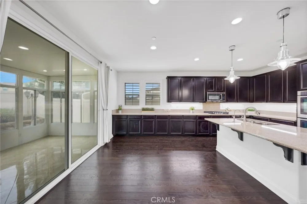 14502 Badger Eastvale, CA 92880