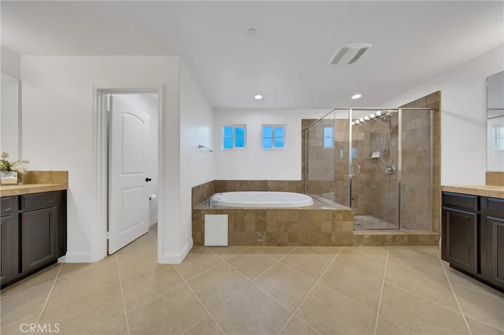 14502 Badger Eastvale, CA 92880
