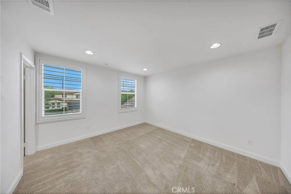 14502 Badger Eastvale, CA 92880