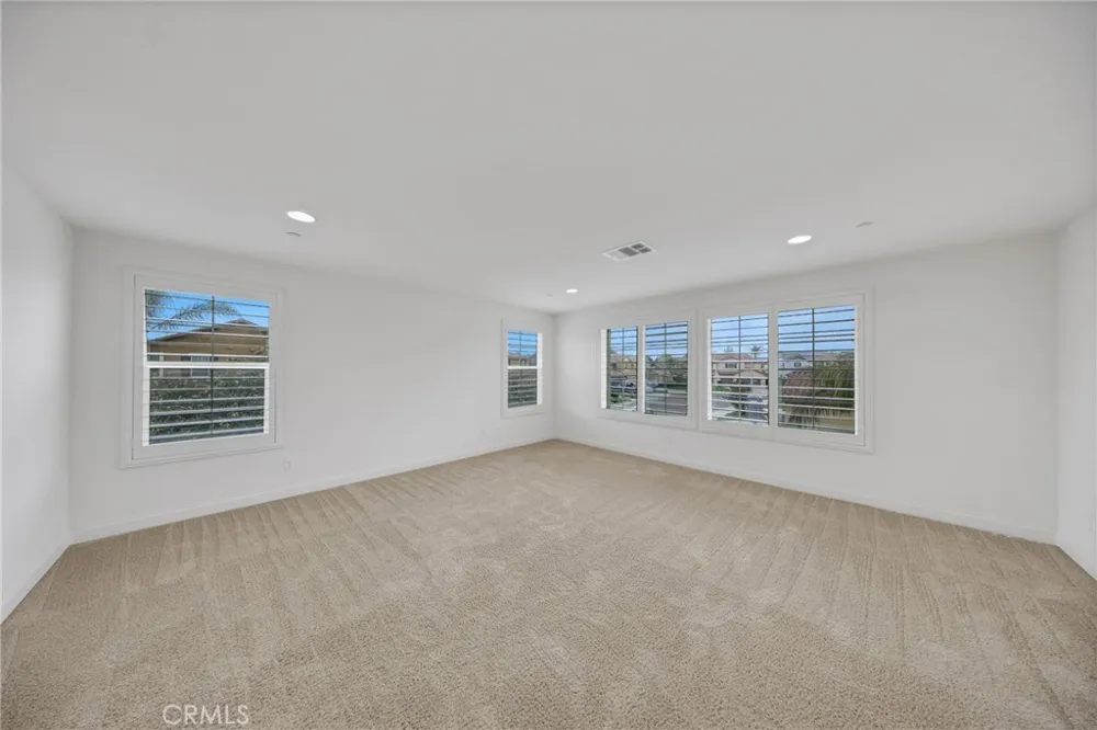 14502 Badger Eastvale, CA 92880