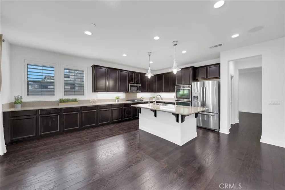14502 Badger Eastvale, CA 92880