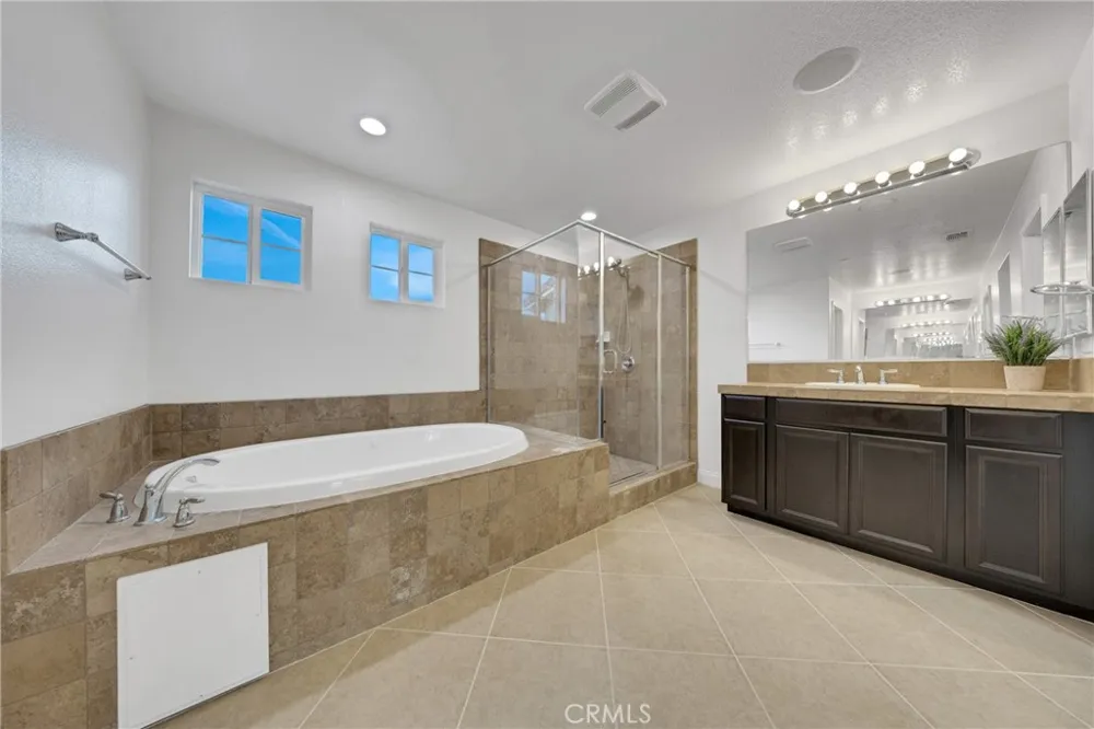 14502 Badger Eastvale, CA 92880