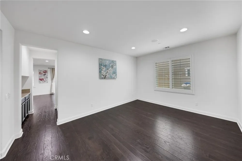 14502 Badger Eastvale, CA 92880
