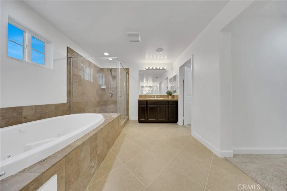 14502 Badger Eastvale, CA 92880