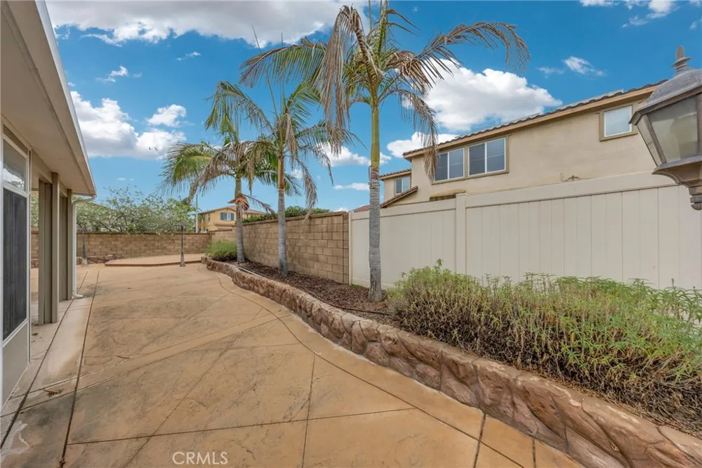 14502 Badger Eastvale, CA 92880