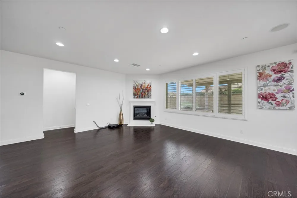 14502 Badger Eastvale, CA 92880