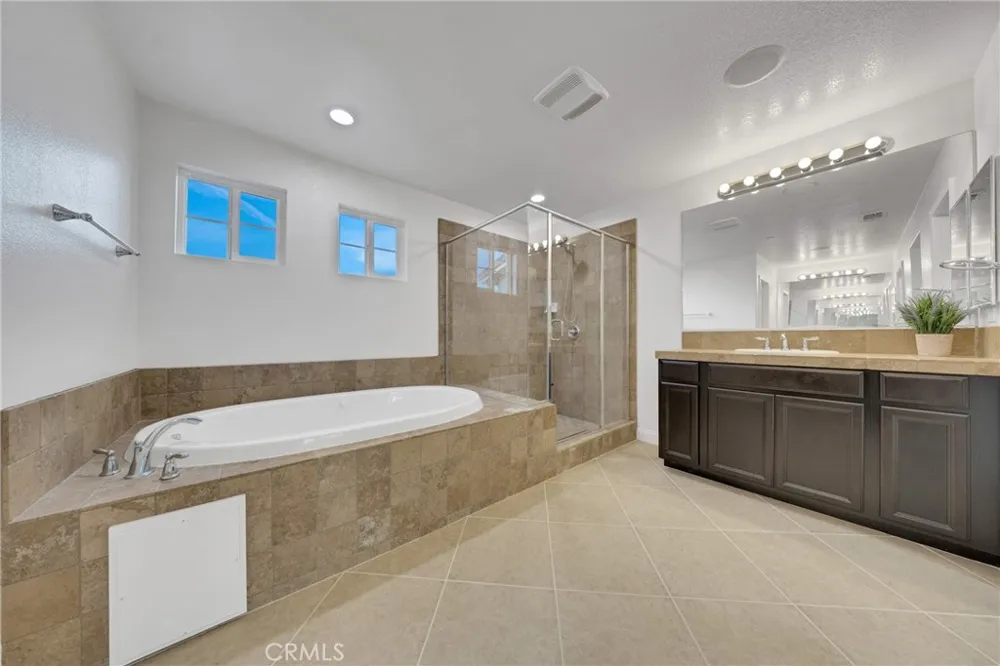 14502 Badger Eastvale, CA 92880