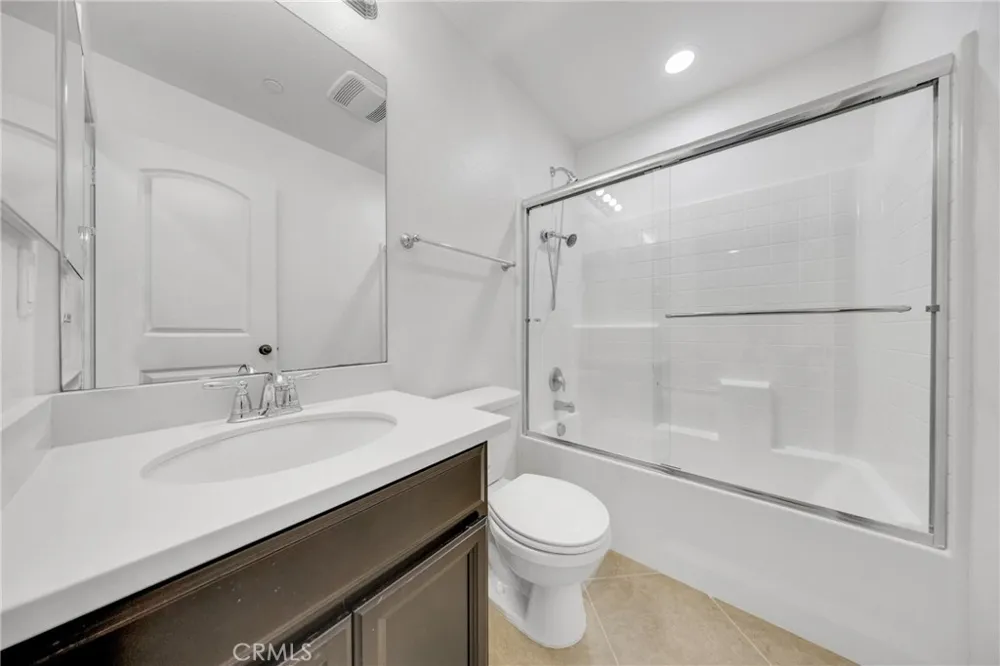 14502 Badger Eastvale, CA 92880