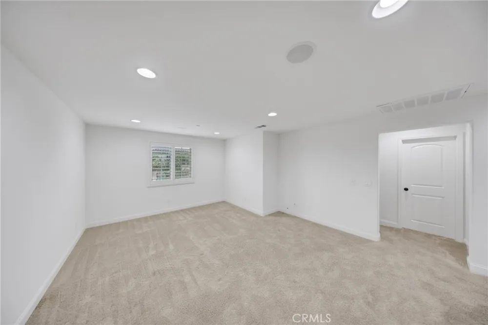14502 Badger Eastvale, CA 92880