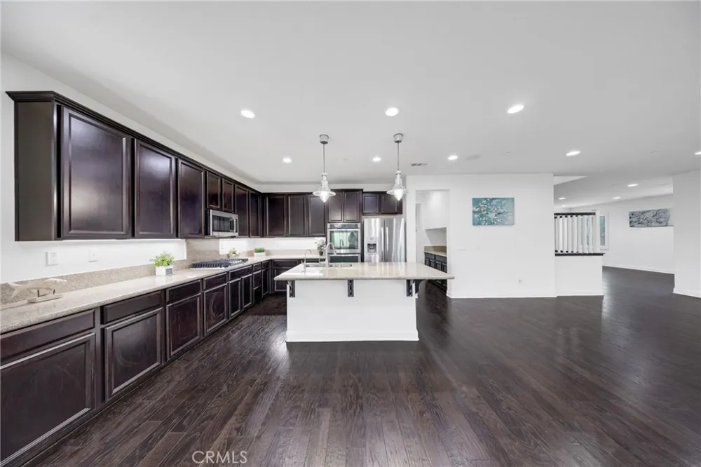 14502 Badger Eastvale, CA 92880