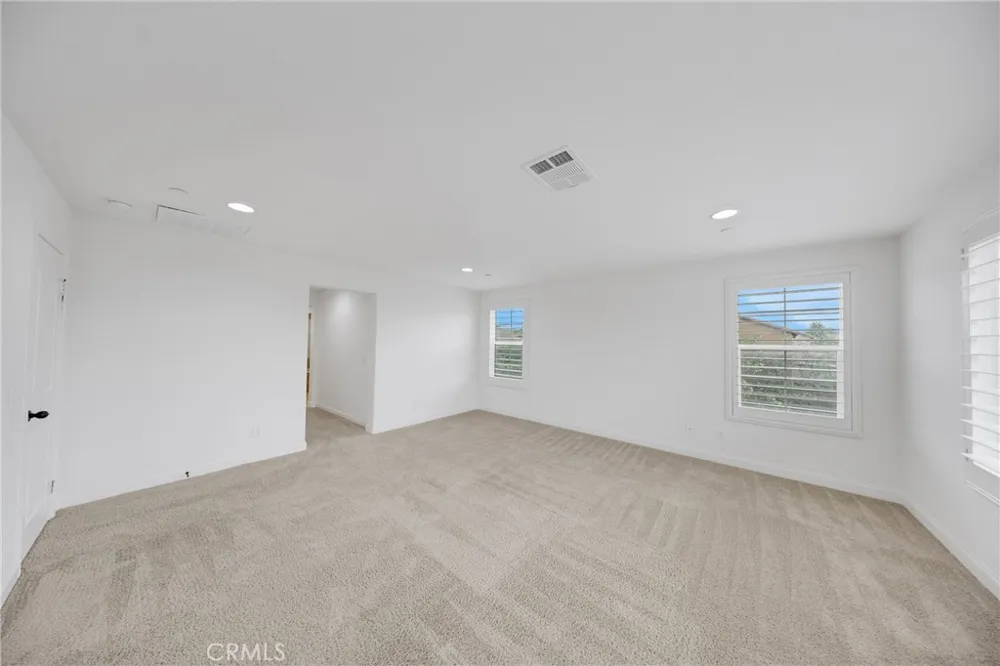 14502 Badger Eastvale, CA 92880