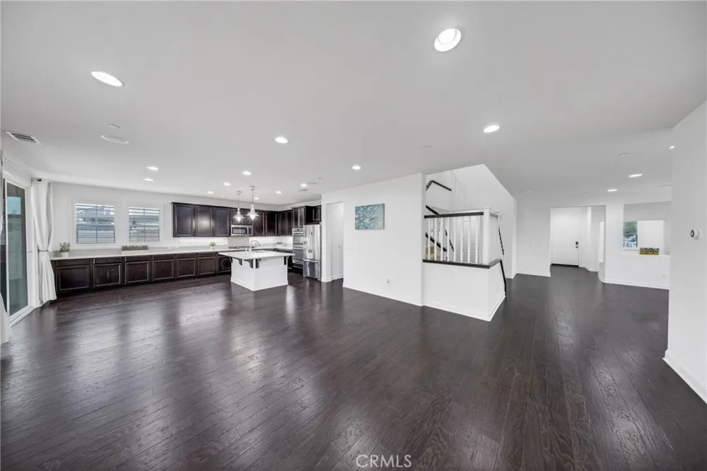 14502 Badger Eastvale, CA 92880