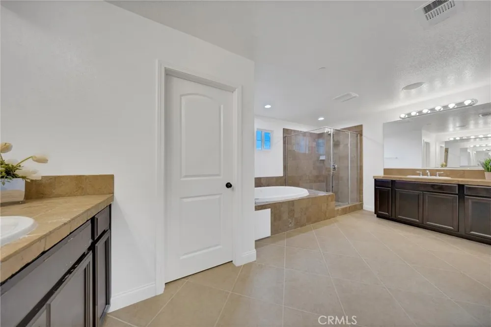 14502 Badger Eastvale, CA 92880