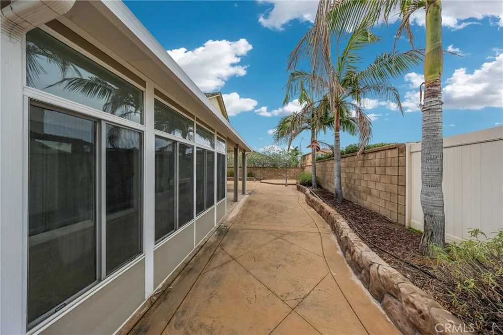 14502 Badger Eastvale, CA 92880