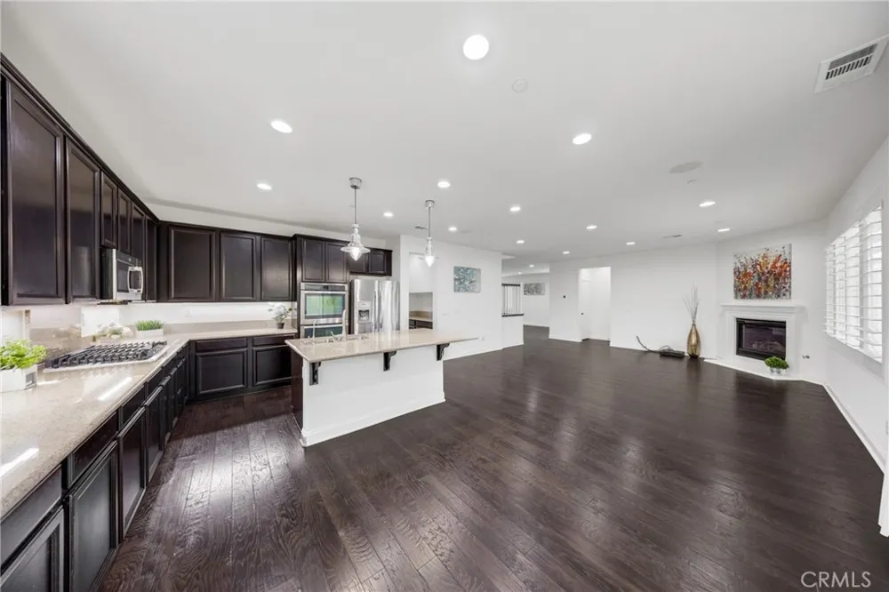 14502 Badger Eastvale, CA 92880