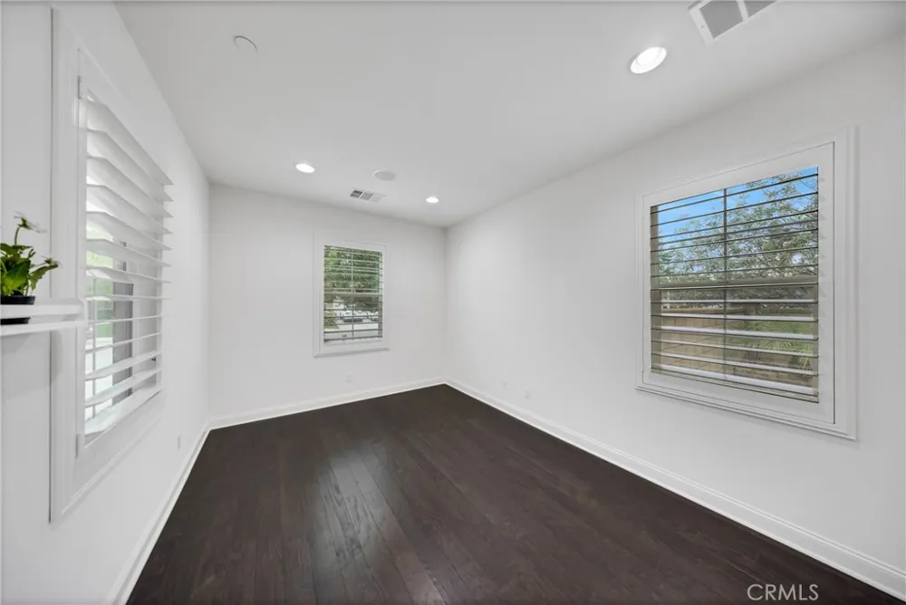 14502 Badger Eastvale, CA 92880