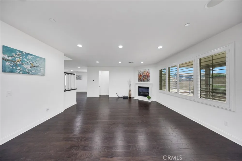 14502 Badger Eastvale, CA 92880