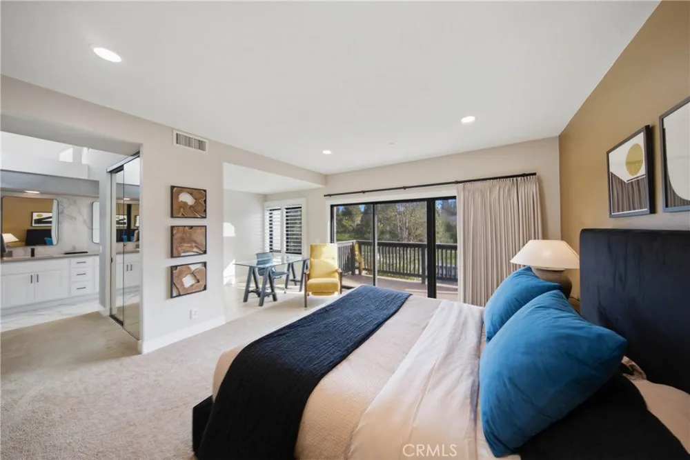25 Canyon Island Newport Beach, CA 92660