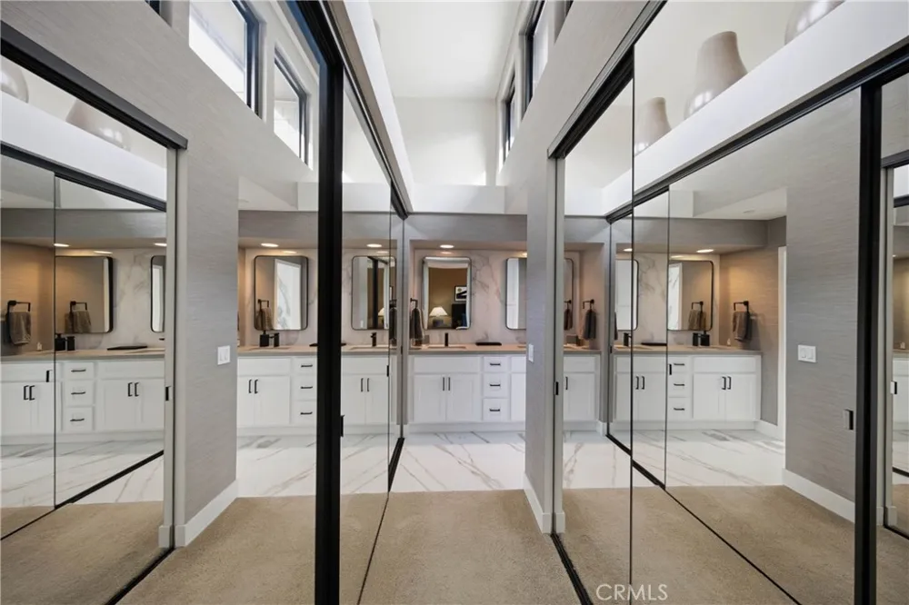 25 Canyon Island Newport Beach, CA 92660