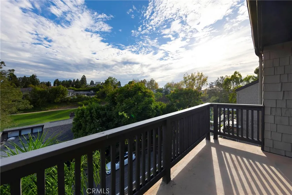 25 Canyon Island Newport Beach, CA 92660