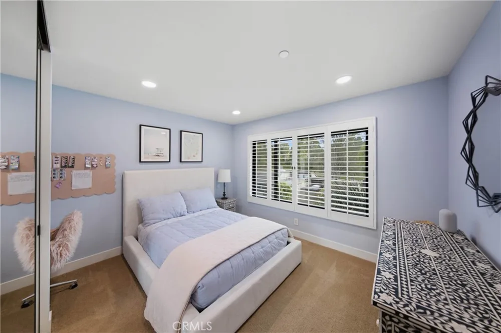 25 Canyon Island Newport Beach, CA 92660