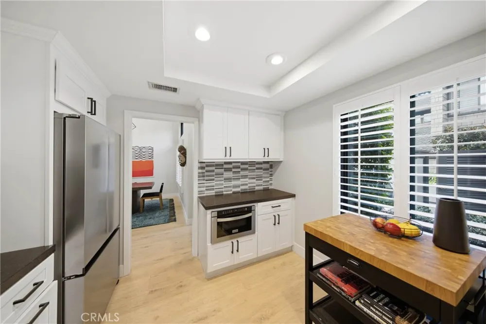 25 Canyon Island Newport Beach, CA 92660