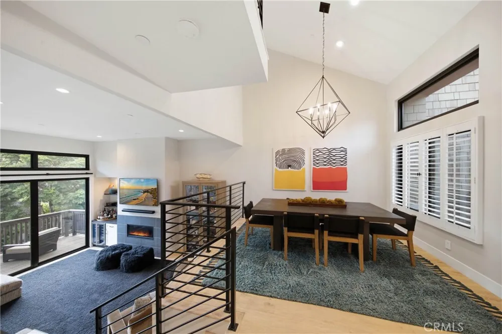 25 Canyon Island Newport Beach, CA 92660