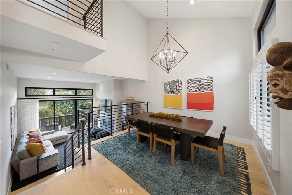 25 Canyon Island Newport Beach, CA 92660