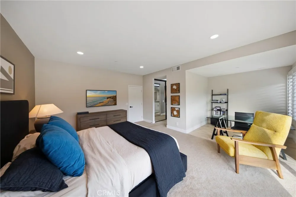 25 Canyon Island Newport Beach, CA 92660