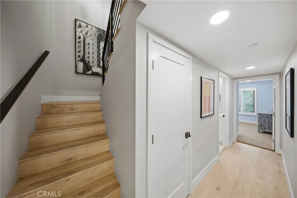 25 Canyon Island Newport Beach, CA 92660