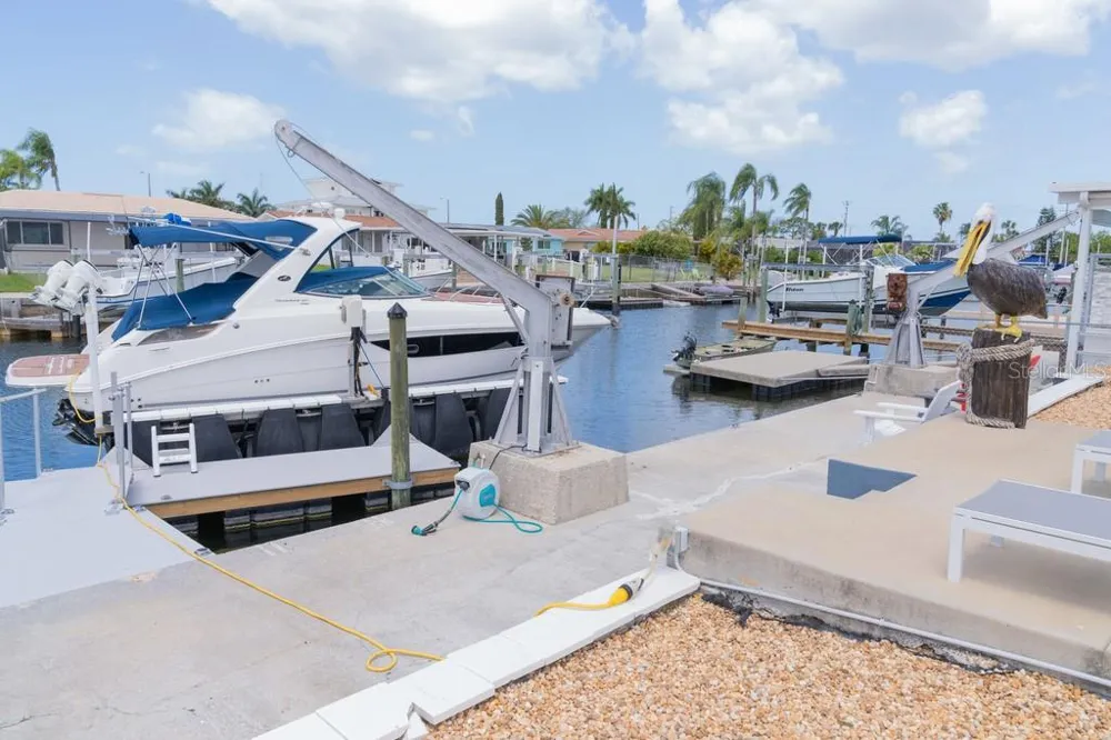 4927 BLUE HERON DRIVE New Port Richey, FL 34652