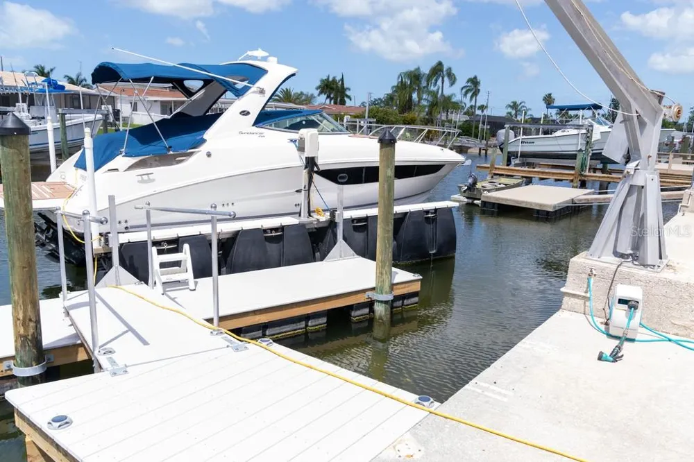4927 BLUE HERON DRIVE New Port Richey, FL 34652
