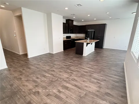 24325 Bay Laurel