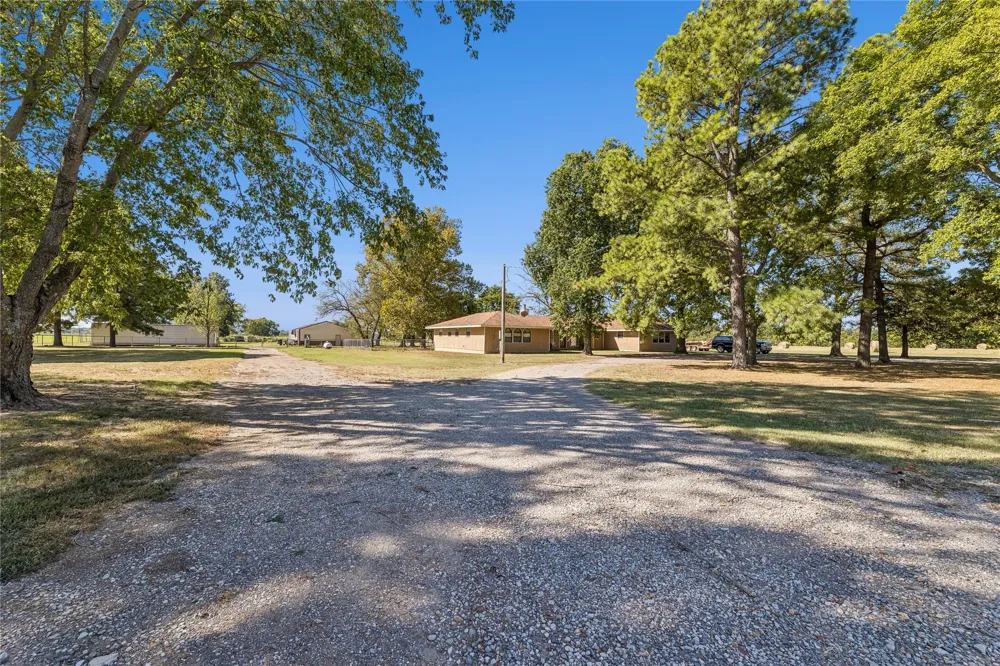 20220 E 700 ROAD Wagoner, OK 74467