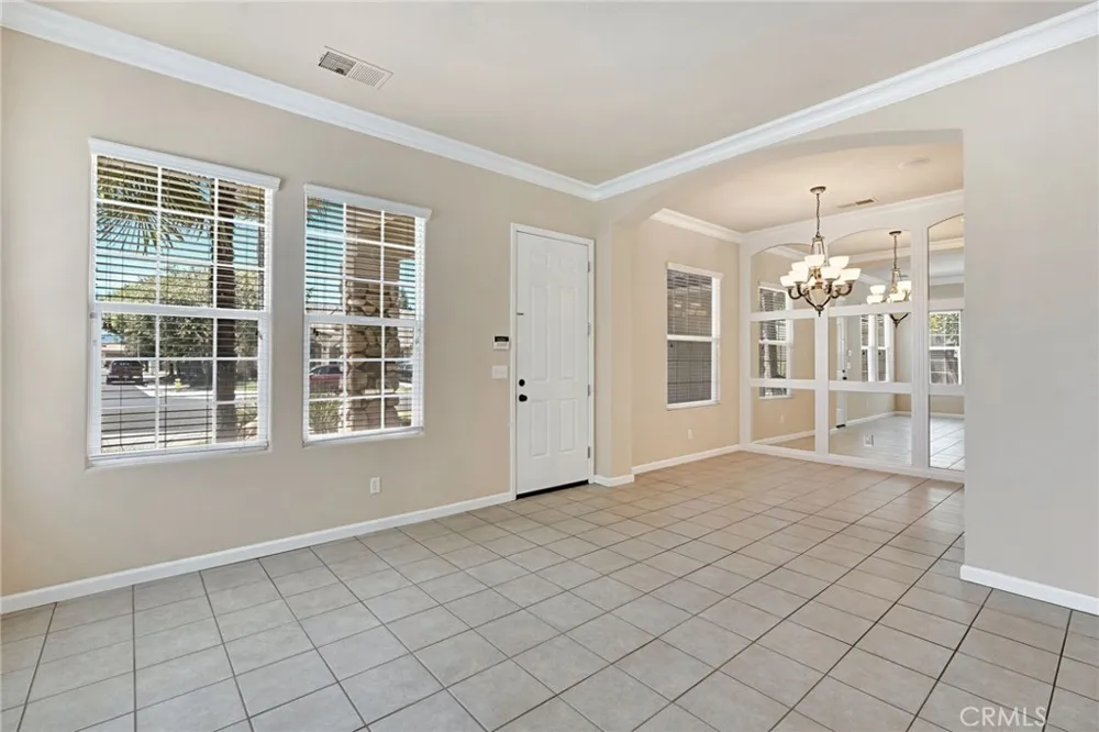 2579 Warner Avenue Clovis, CA 93611