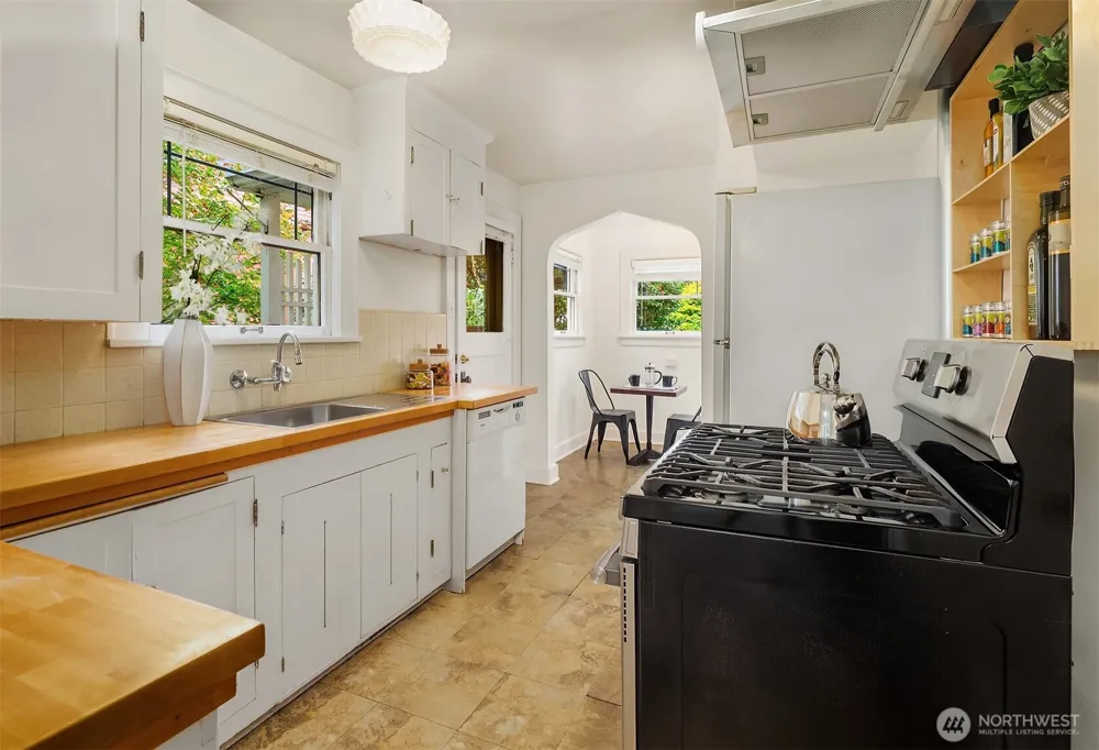 2609 Queen Anne Avenue Seattle, WA 98126