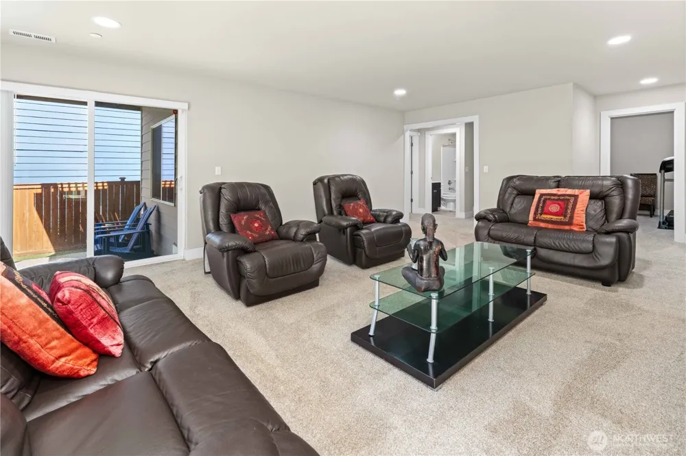 12099 164th Court NE Redmond, WA 98052