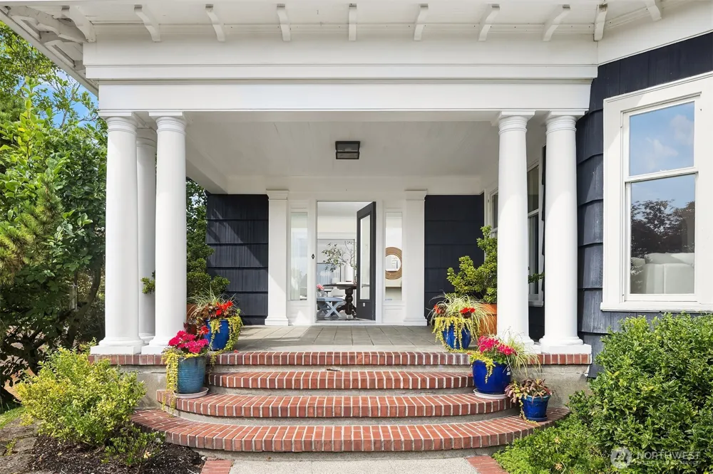 3247 Cascadia Avenue S Seattle, WA 98144