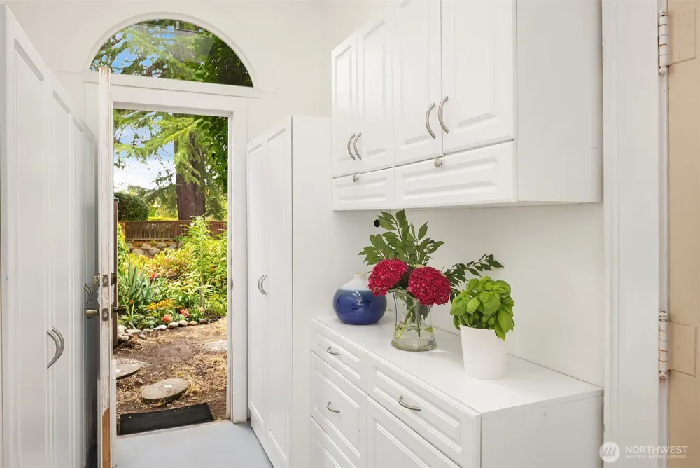 3247 Cascadia Avenue S Seattle, WA 98144