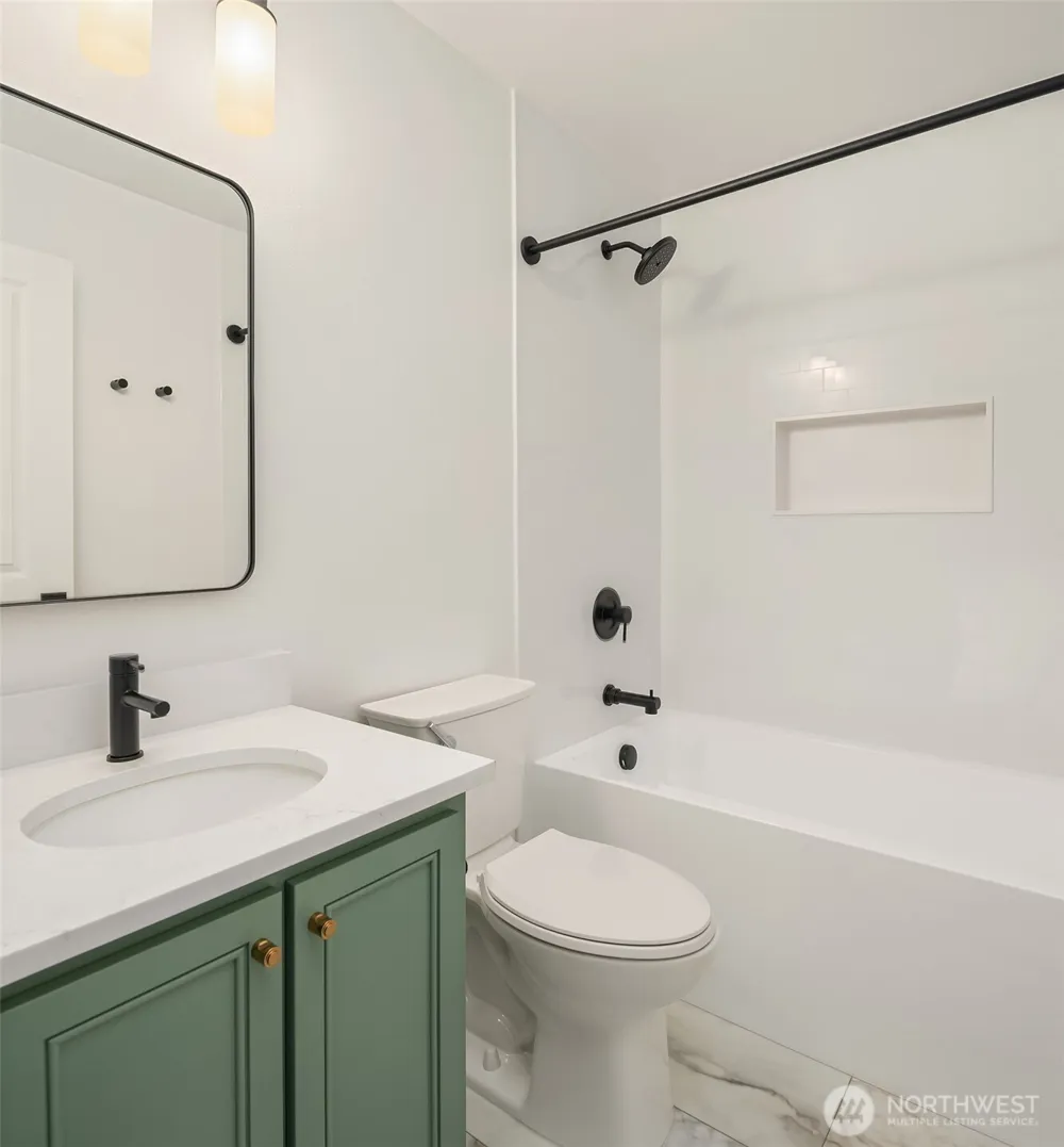 21216 SE 42nd Lane Issaquah, WA 98029