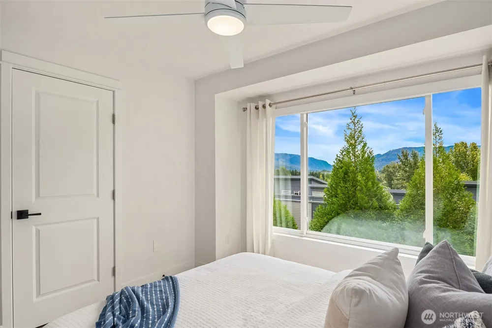 21216 SE 42nd Lane Issaquah, WA 98029