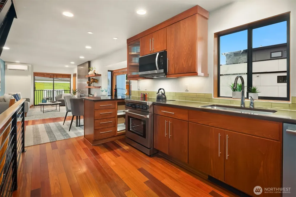 2423 75th Street Seattle, WA 98103