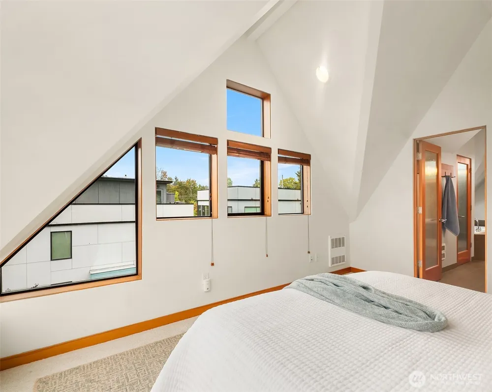 2423 75th Street Seattle, WA 98103