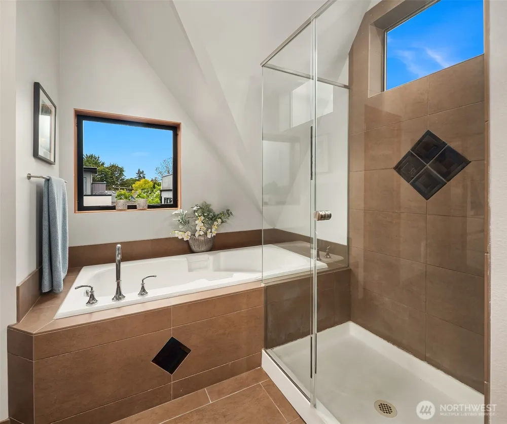 2423 75th Street Seattle, WA 98103