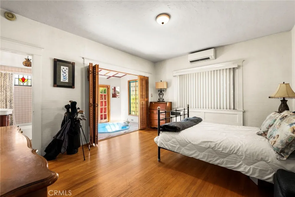 4406 Prospect Los Angeles, CA 90027