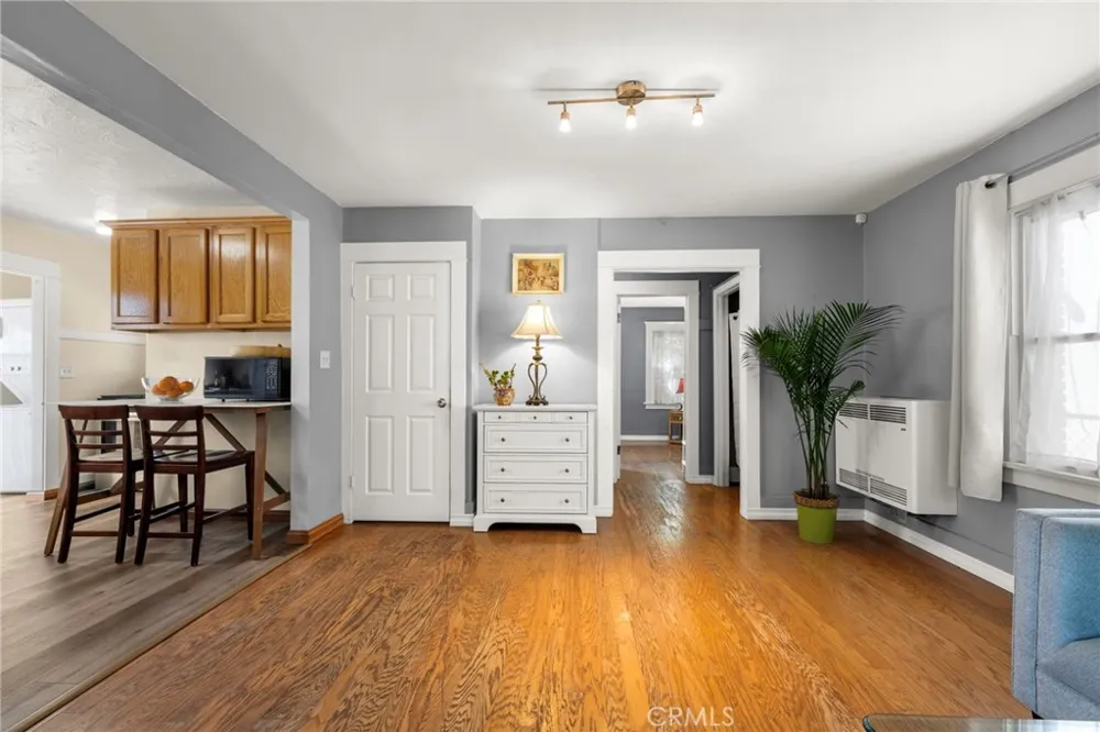 4406 Prospect Los Angeles, CA 90027
