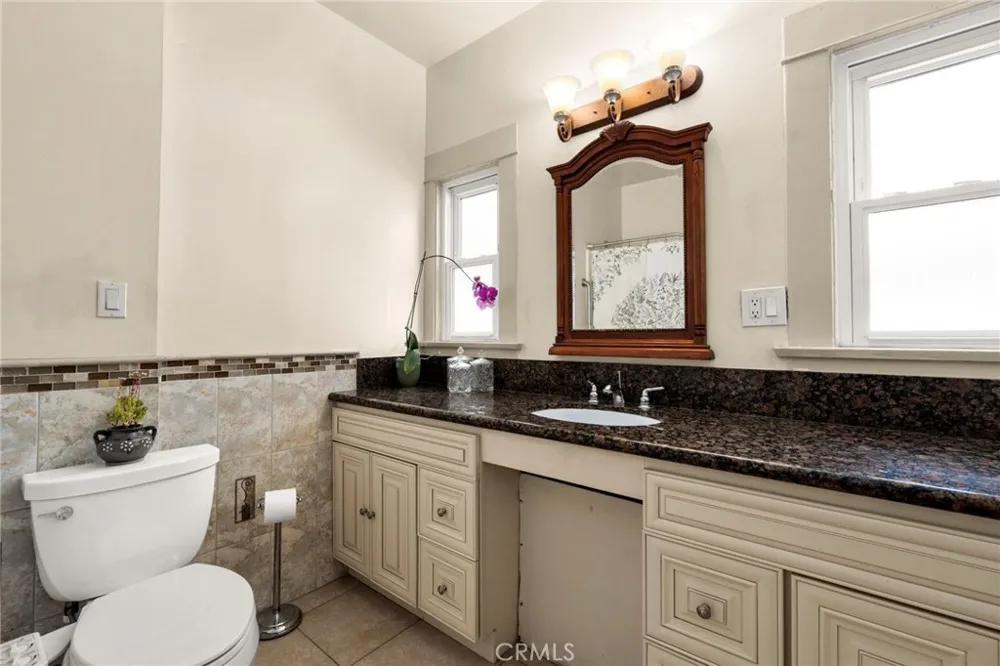 4406 Prospect Los Angeles, CA 90027