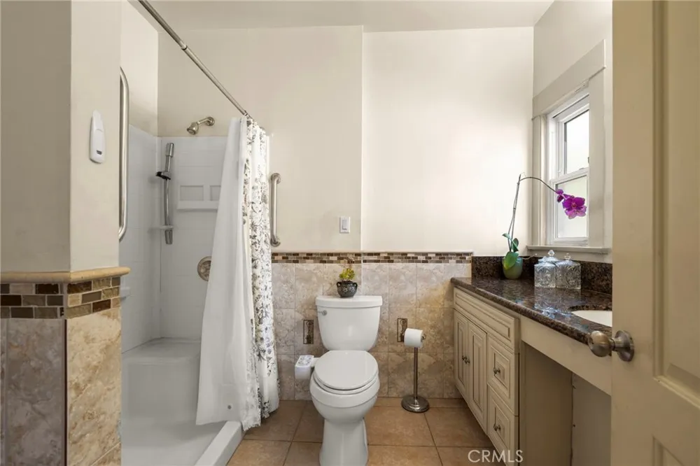 4406 Prospect Los Angeles, CA 90027
